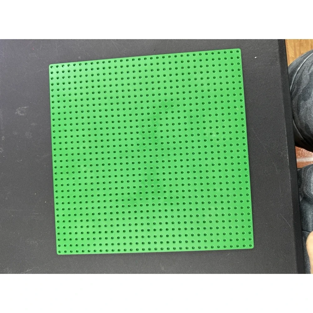 LEGO Classic Green Baseplate, Square 32x32 Stud Foundation to Build, Play, and D